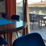 The One Apartment *