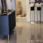 The One Apartment *