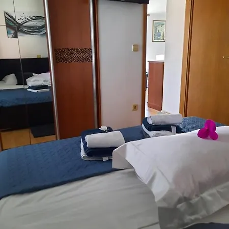 The One Apartment *